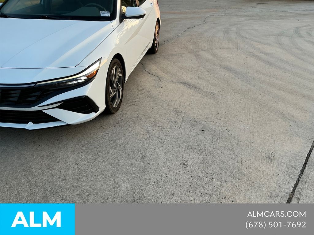 2025 Hyundai Elantra SEL Convenience — photo 1 of 13