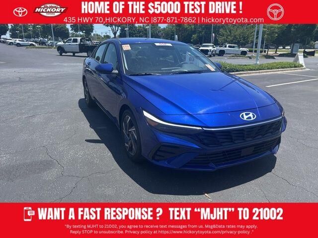 2025 Hyundai ELANTRA SEL Convenience — photo 1 of 12