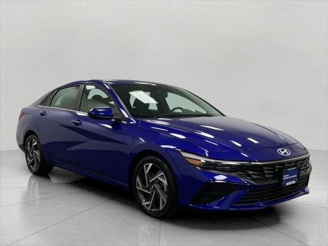 2025 Hyundai ELANTRA SEL Convenience — photo 1 of 13