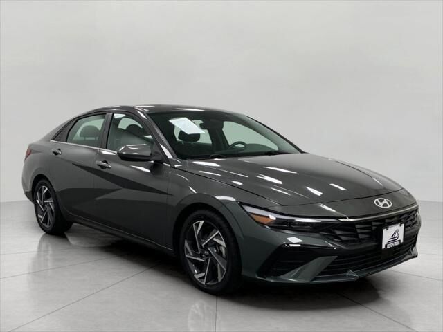2025 Hyundai ELANTRA SEL Convenience — photo 1 of 13