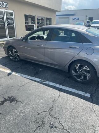 2024 Hyundai ELANTRA SEL — photo 1 of 2