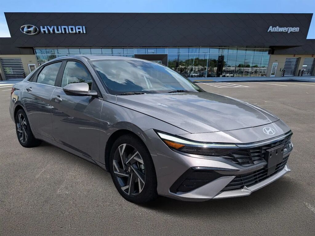 2025 Hyundai ELANTRA SEL Convenience — photo 1 of 26