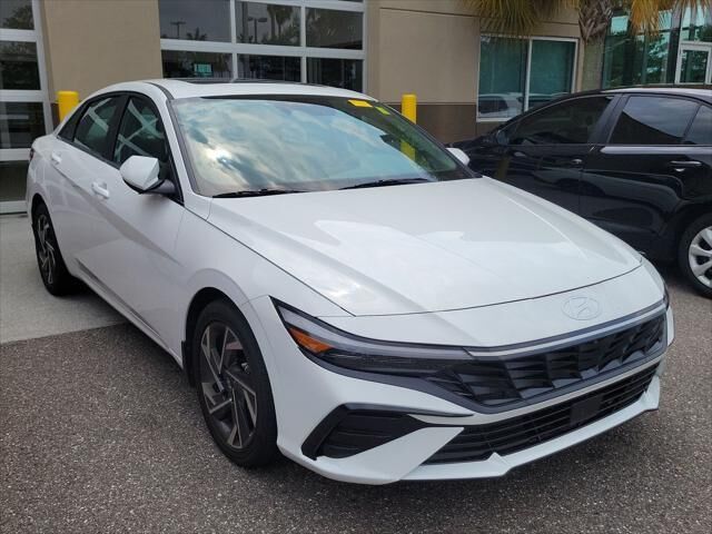 2025 Hyundai ELANTRA SEL Convenience — photo 1 of 26