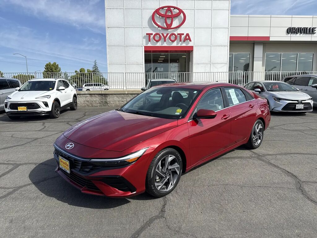 2025 Hyundai ELANTRA SEL Convenience — photo 1 of 14