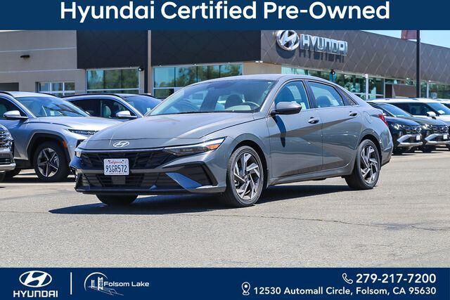 2025 Hyundai ELANTRA SEL Convenience — photo 1 of 24