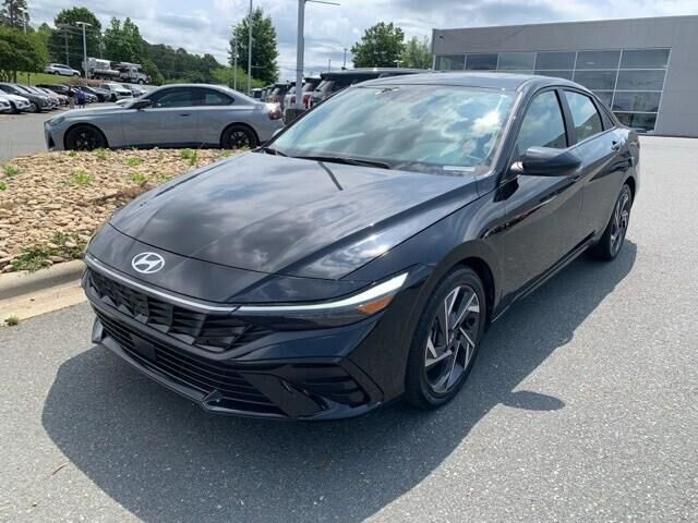 2024 Hyundai ELANTRA SEL — photo 1 of 13