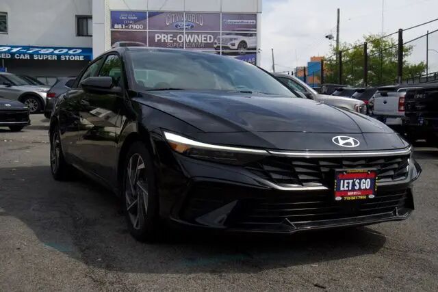 2025 Hyundai ELANTRA SEL Convenience