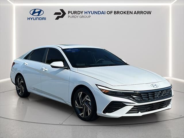 2025 Hyundai ELANTRA SEL Convenience — photo 1 of 13