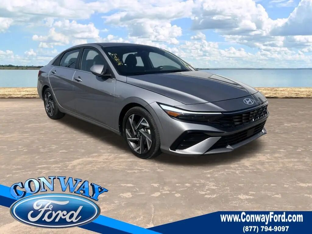 2025 Hyundai ELANTRA SEL Convenience — photo 1 of 25