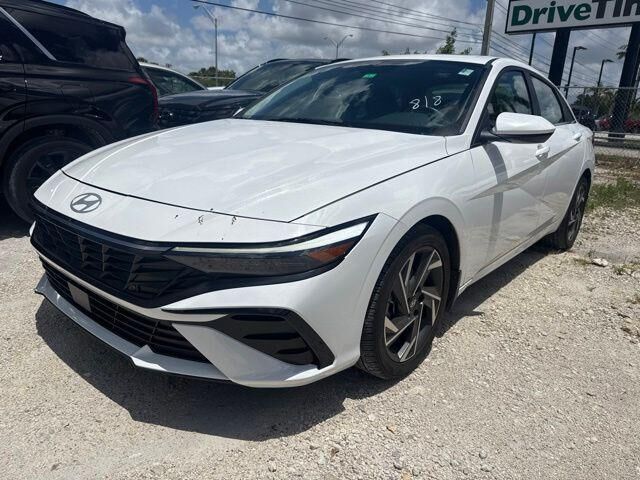 2024 Hyundai ELANTRA SEL — photo 1 of 13