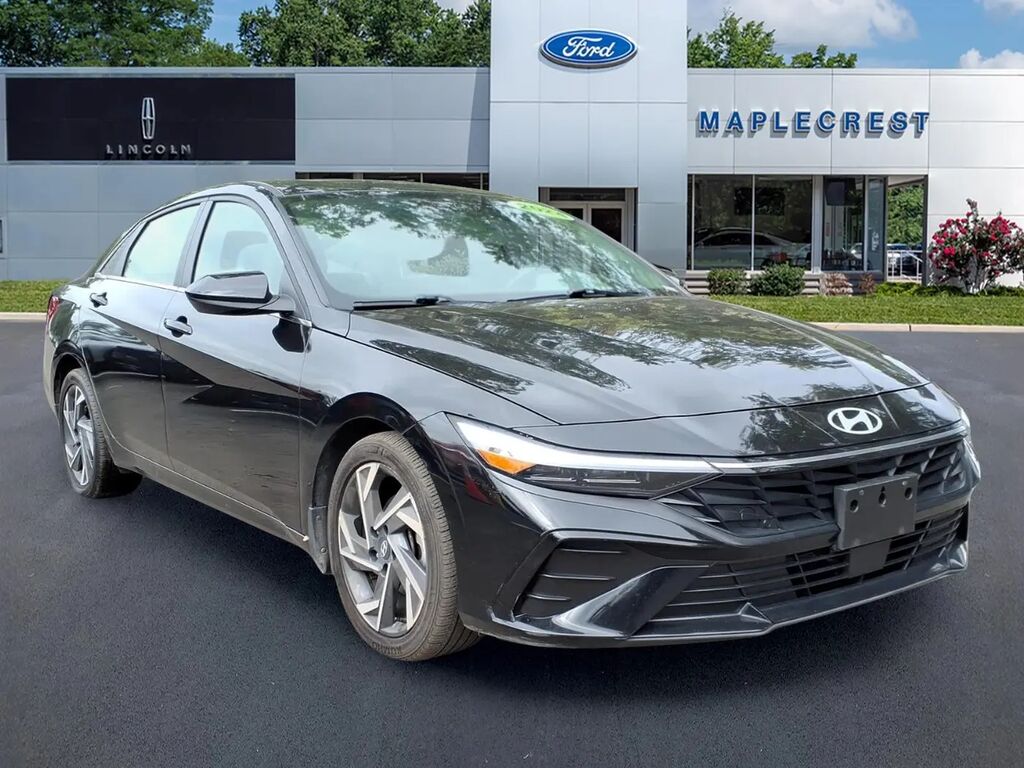 2024 Hyundai ELANTRA SEL — photo 1 of 13