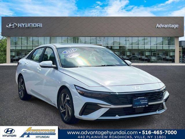 2025 Hyundai ELANTRA SEL Convenience — photo 1 of 12