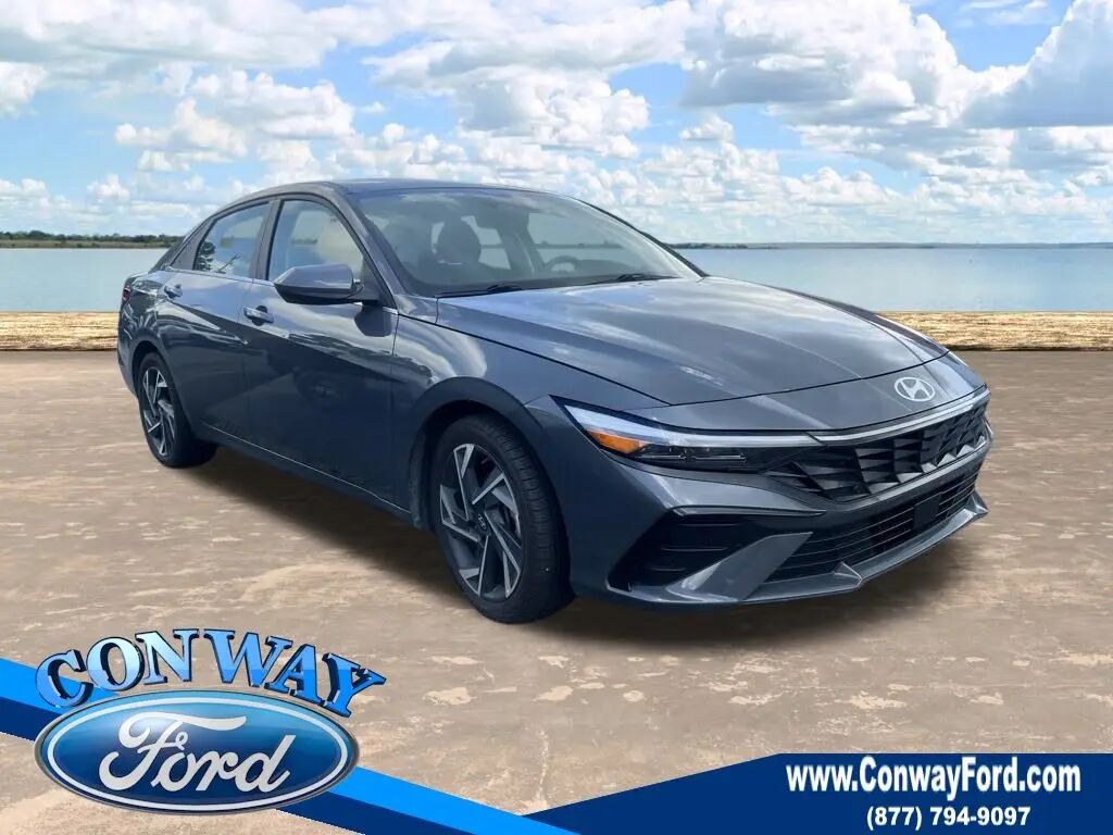 2025 Hyundai ELANTRA SEL Convenience — photo 1 of 12