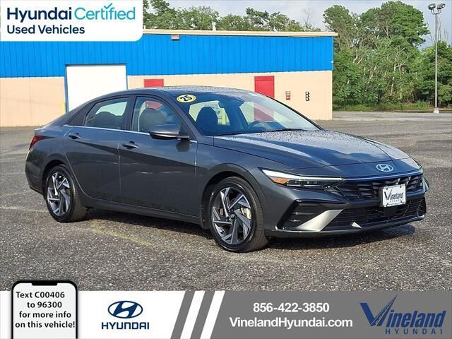 2025 Hyundai ELANTRA SEL Convenience — photo 1 of 13
