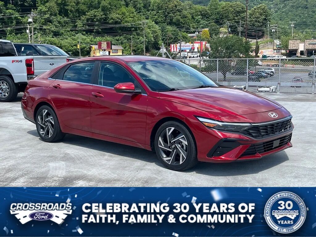 2025 Hyundai ELANTRA SEL Convenience — photo 1 of 14