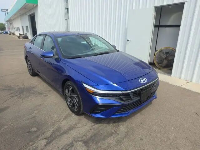 2025 Hyundai ELANTRA SEL Convenience — photo 1 of 36