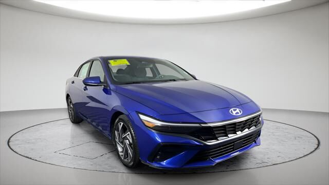 2025 Hyundai ELANTRA SEL Convenience — photo 1 of 26