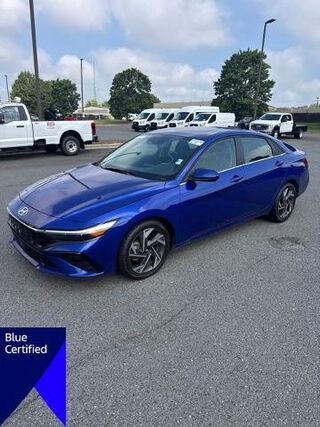 2025 Hyundai ELANTRA SEL Convenience — photo 1 of 13