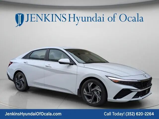 2025 Hyundai ELANTRA SEL Convenience — photo 1 of 14