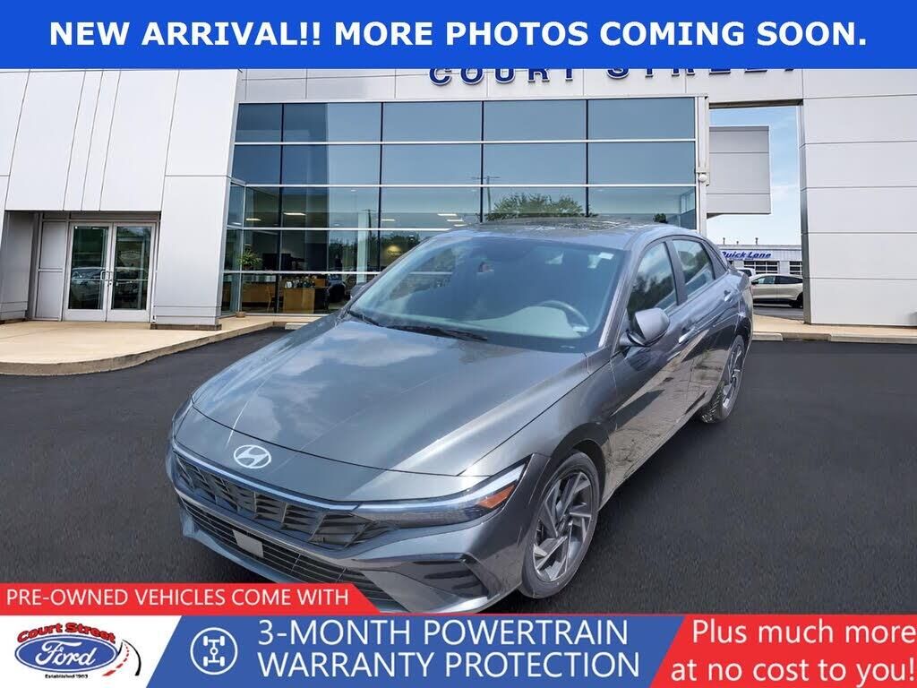 2025 Hyundai ELANTRA SEL Convenience — photo 1 of 14