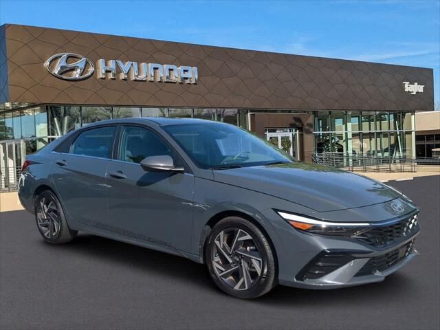 2024 Hyundai ELANTRA SEL — photo 1 of 13