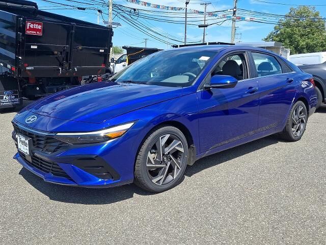 2024 Hyundai ELANTRA SEL — photo 1 of 30