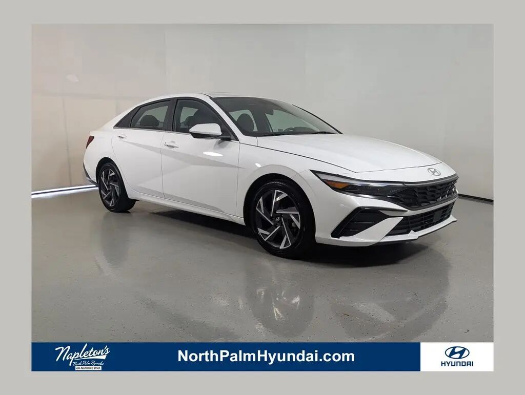 2025 Hyundai ELANTRA SEL Convenience — photo 1 of 13