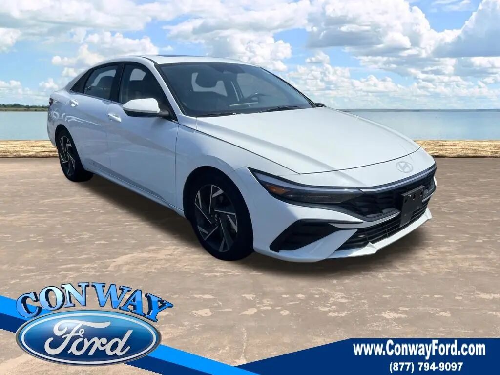 2025 Hyundai ELANTRA SEL Convenience — photo 1 of 10