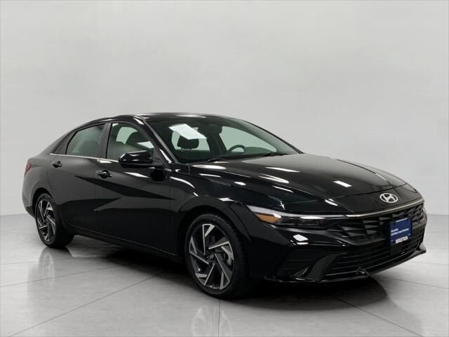 2025 Hyundai ELANTRA SEL Convenience — photo 1 of 13
