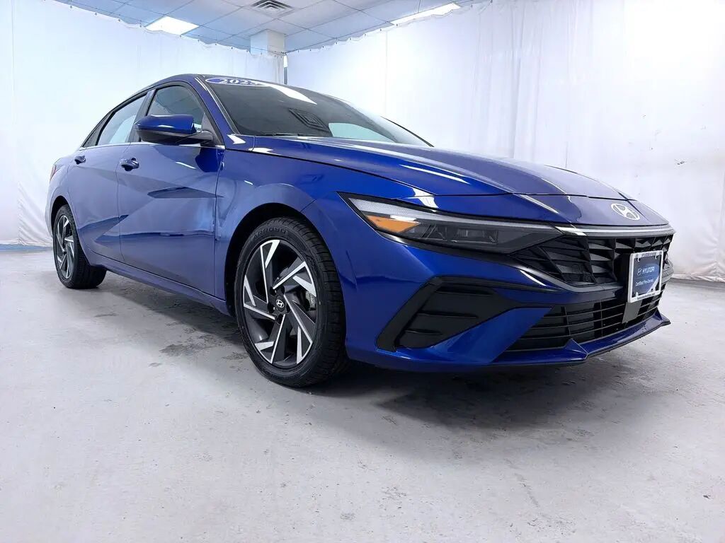 2025 Hyundai ELANTRA SEL Convenience — photo 1 of 13