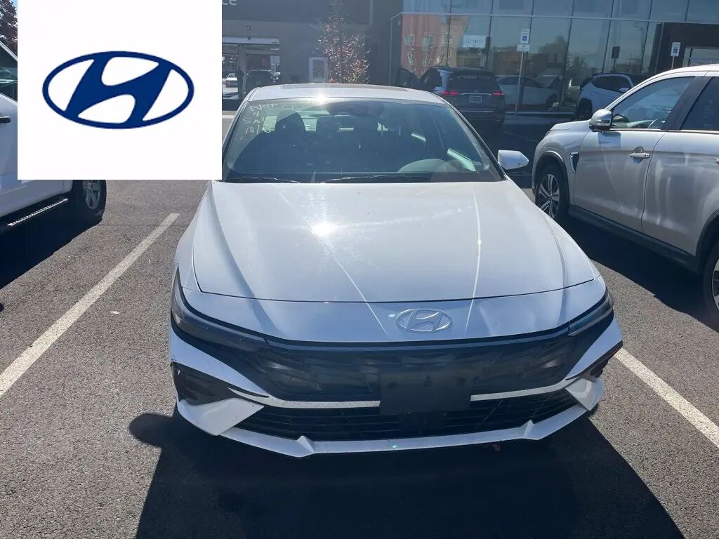 2025 Hyundai ELANTRA SEL Convenience — photo 1 of 7