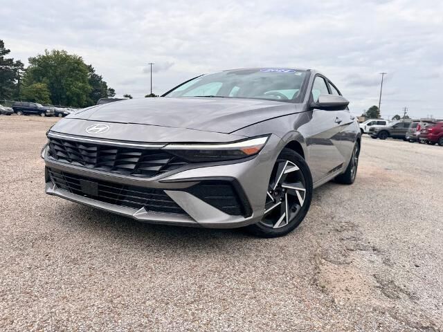 2024 Hyundai ELANTRA SEL — photo 1 of 13