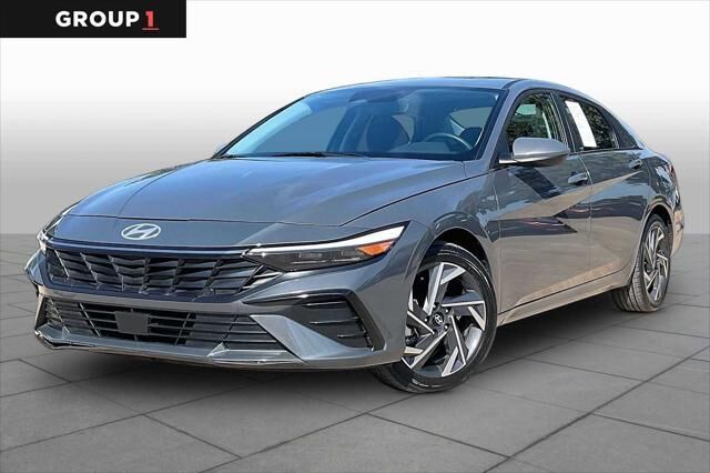 2025 Hyundai ELANTRA SEL Convenience — photo 1 of 13