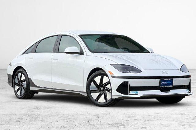 2025 Hyundai IONIQ 6 SE Standard Range — photo 1 of 13
