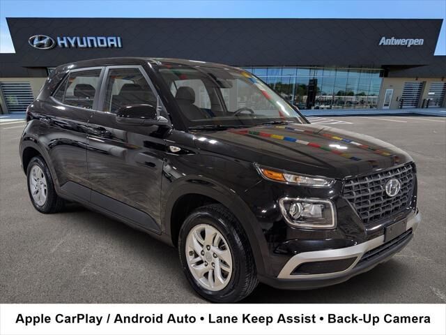 2023 Hyundai VENUE SE — photo 1 of 13