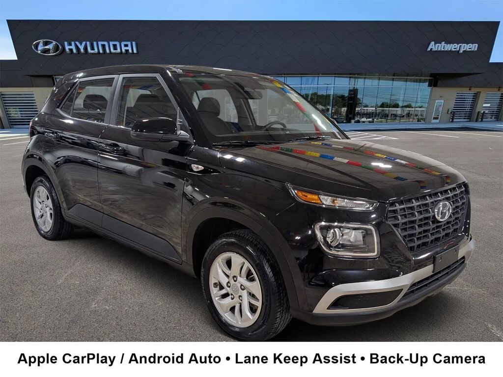 2023 Hyundai VENUE SE — photo 1 of 13