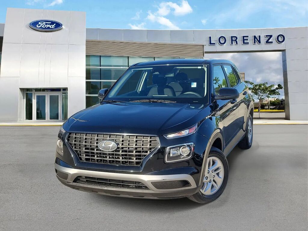 2026 Hyundai VENUE SE — photo 1 of 13