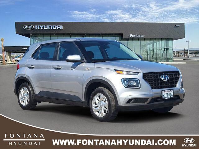 2026 Hyundai VENUE SE — photo 1 of 13