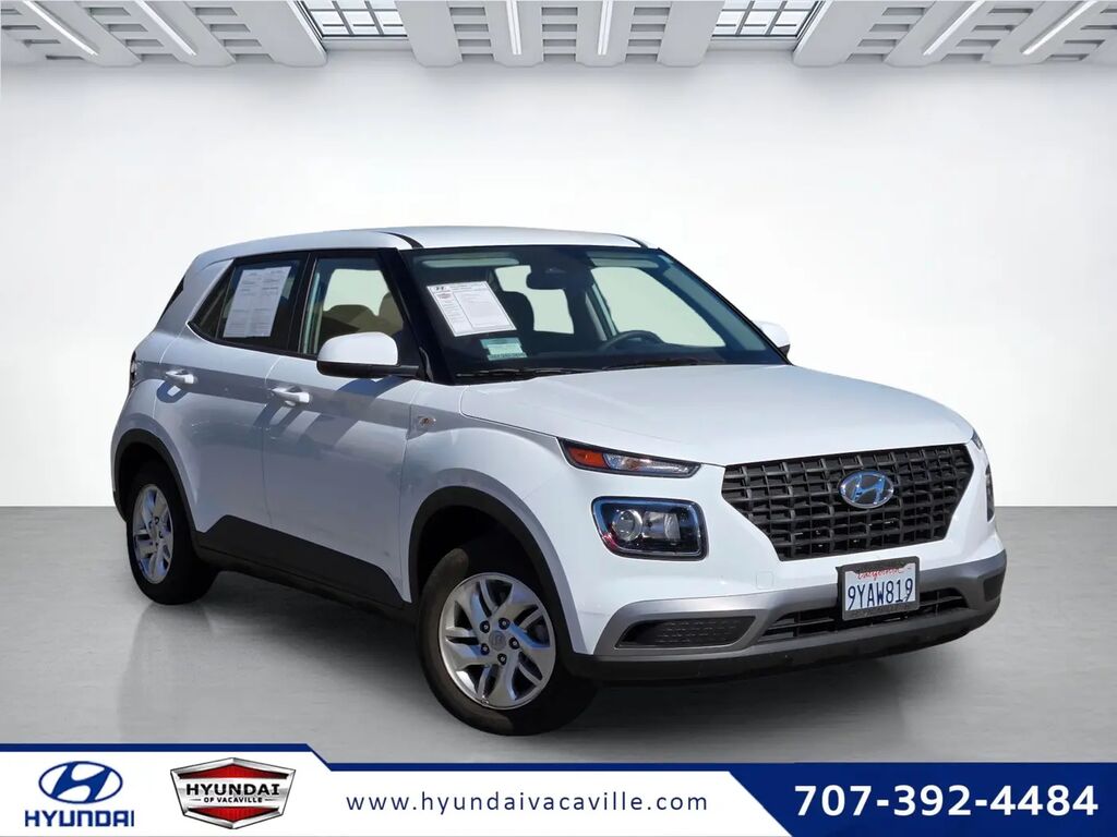 2026 Hyundai VENUE SE — photo 1 of 13