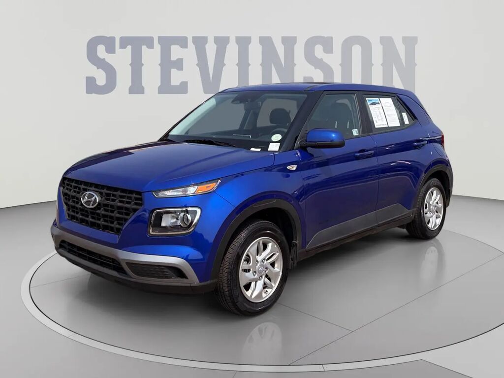 2025 Hyundai VENUE SE — photo 1 of 13