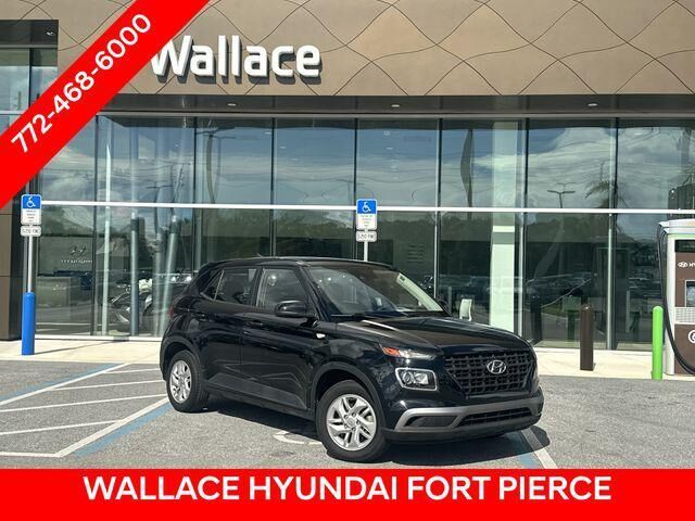 2022 Hyundai VENUE SE — photo 1 of 16