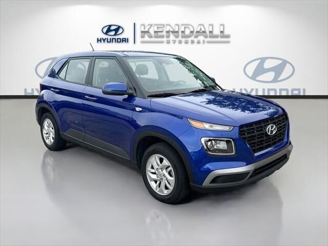 2024 Hyundai VENUE SE — photo 1 of 28