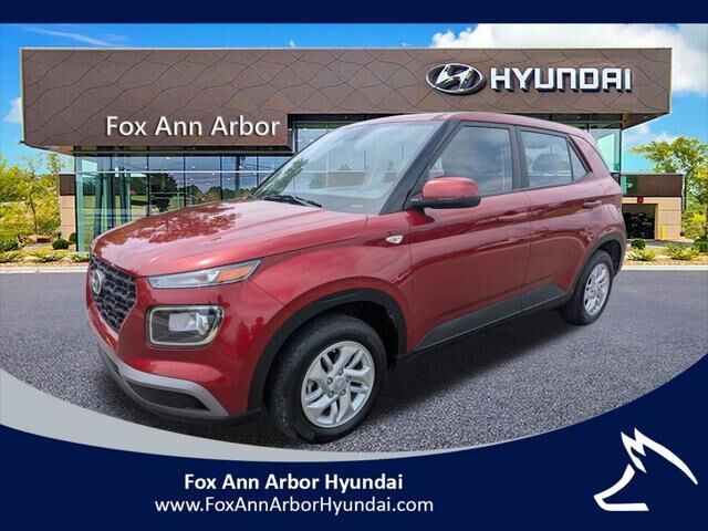 2024 Hyundai VENUE SE — photo 1 of 26