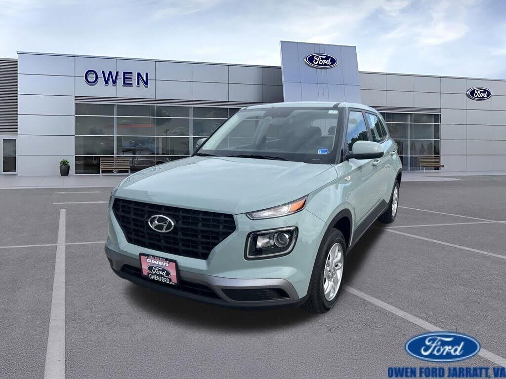 2025 Hyundai VENUE SE — photo 1 of 27