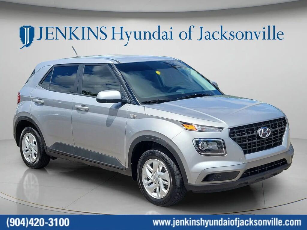 2025 Hyundai VENUE SE — photo 1 of 13