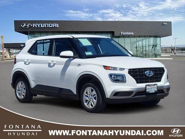 2026 Hyundai VENUE SE — photo 1 of 13