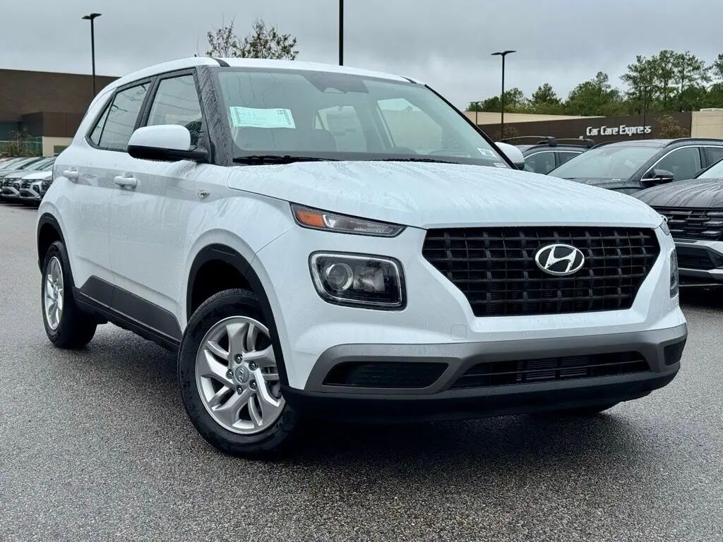 2026 Hyundai VENUE SE — photo 1 of 14