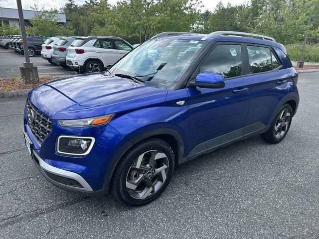 2023 Hyundai Venue Limited — photo 1 of 1