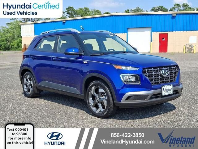 2024 Hyundai VENUE SEL — photo 1 of 26