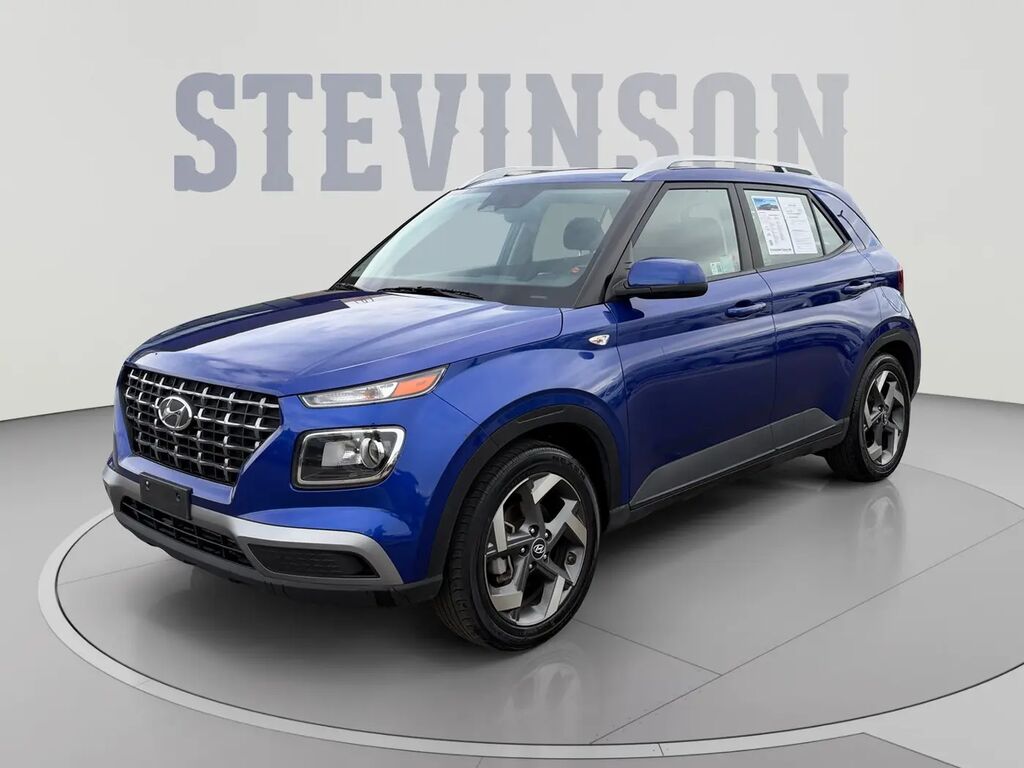 2025 Hyundai VENUE SEL — photo 1 of 13